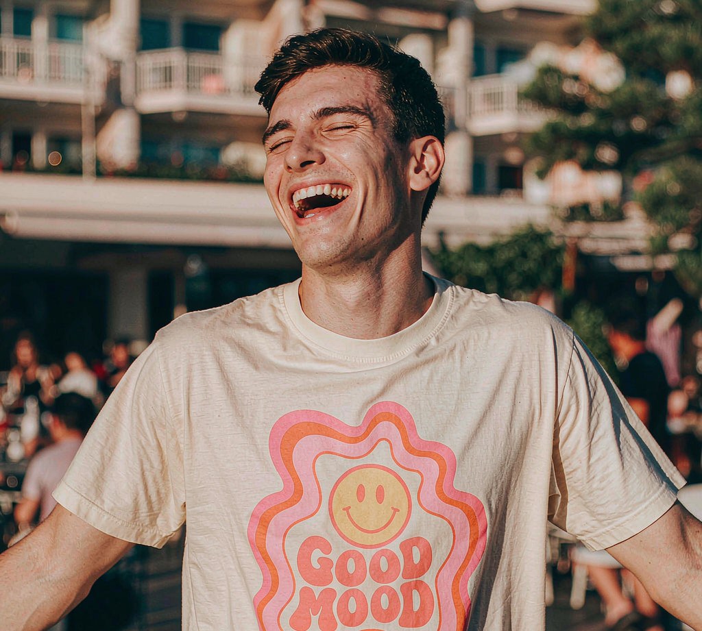 Good Mood โ retro smiley tee